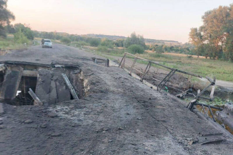 Полковник Ходаренок: ВСУ рушат мосты под Курском, так как не планируют наступать